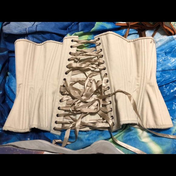 Nude Straight Corset, Gemini Silhouette - Picture 3 of 3